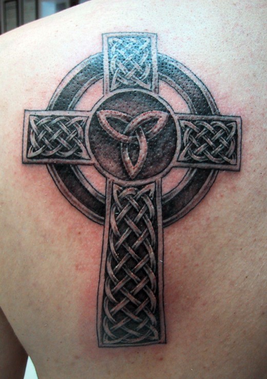 Outstanding-Celtic-Cross-Tattoos-520x739
