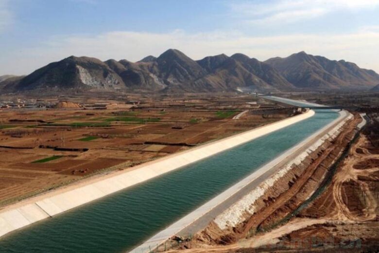 La diga che bloccava l’acqua per la Crimea è stata fatta saltare in aria